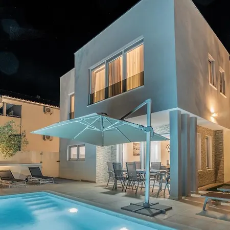 Villa Dea - Luxus In Kroatien Mit Beheizten Pool Vrsi-mulo Bei Zadar *
