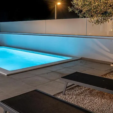 Dea - Dein Rückzugsort Am Mit Beheiztem Pool * Vrsi
