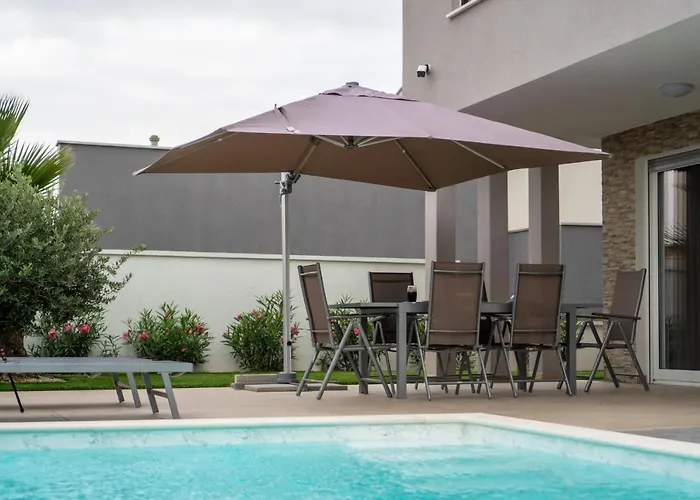 Dea - Luxus In Kroatien Mit Beheizten Pool Vrsi-mulo Bei Zadar Villa