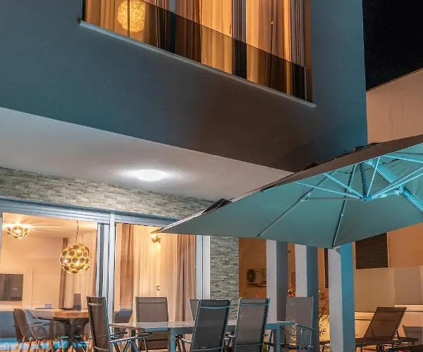 Dea - Luxus In Kroatien Mit Beheizten Pool Vrsi-mulo Bei Zadar فيلة