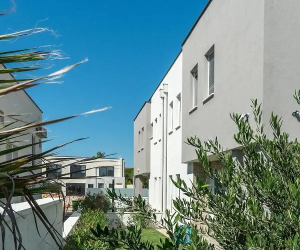 Dea - Luxus In Kroatien Mit Beheizten Pool Vrsi-mulo Bei Zadar *