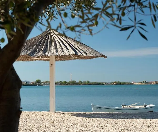 Dea - Luxus In Kroatien Mit Beheizten Pool Vrsi-mulo Bei Zadar *