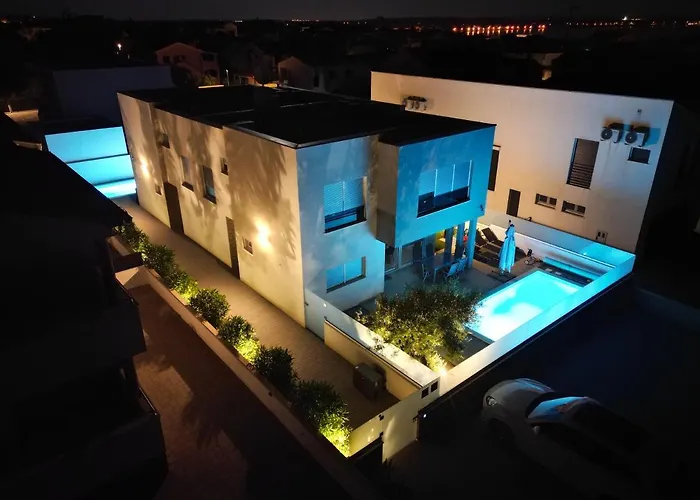 Dea - Luxus In Kroatien Mit Beheizten Pool Vrsi-mulo Bei Zadar *