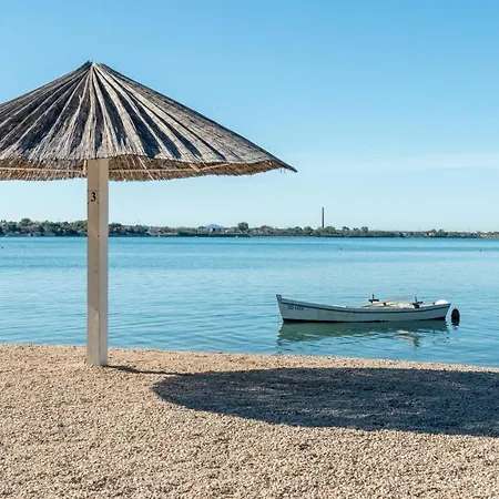 Dea - Luxus In Kroatien Mit Beheizten Pool Vrsi-mulo Bei Zadar *