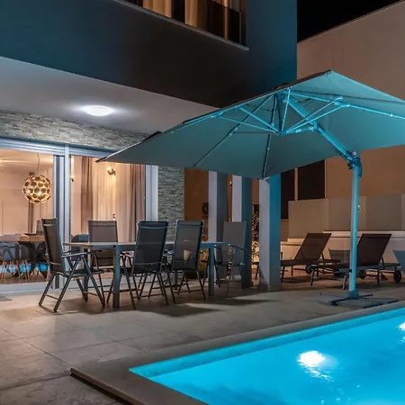 Dea - Dein Rueckzugsort Am Mit Beheiztem Pool * Vrsi