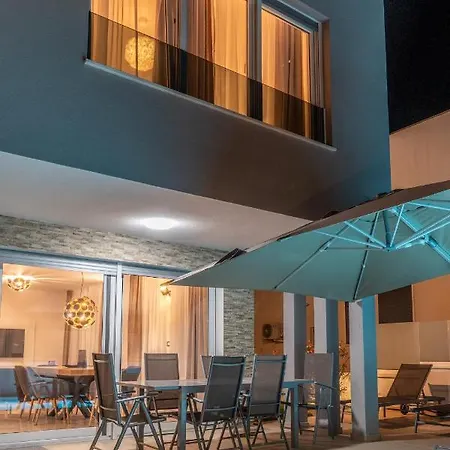 Dea - Dein Rueckzugsort Am Mit Beheiztem Pool Villa