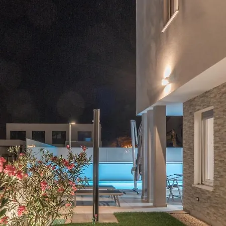 别墅 Dea - Luxus In Kroatien Mit Beheizten Pool Vrsi-mulo Bei Zadar 沃希