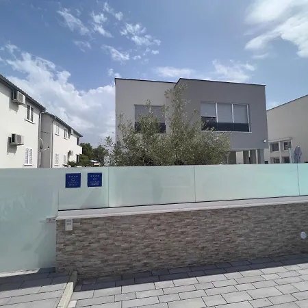 Villa Dea - Dein Rueckzugsort Am Mit Beheiztem Pool Vrsi