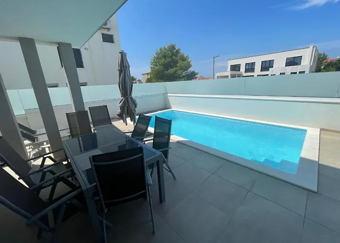 Villa Dea - Luxus In Kroatien Mit Beheizten Pool Vrsi-mulo Bei Zadar *