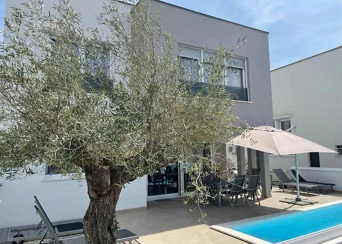 Villa Dea - Luxus In Kroatien Mit Beheizten Pool Vrsi-mulo Bei Zadar